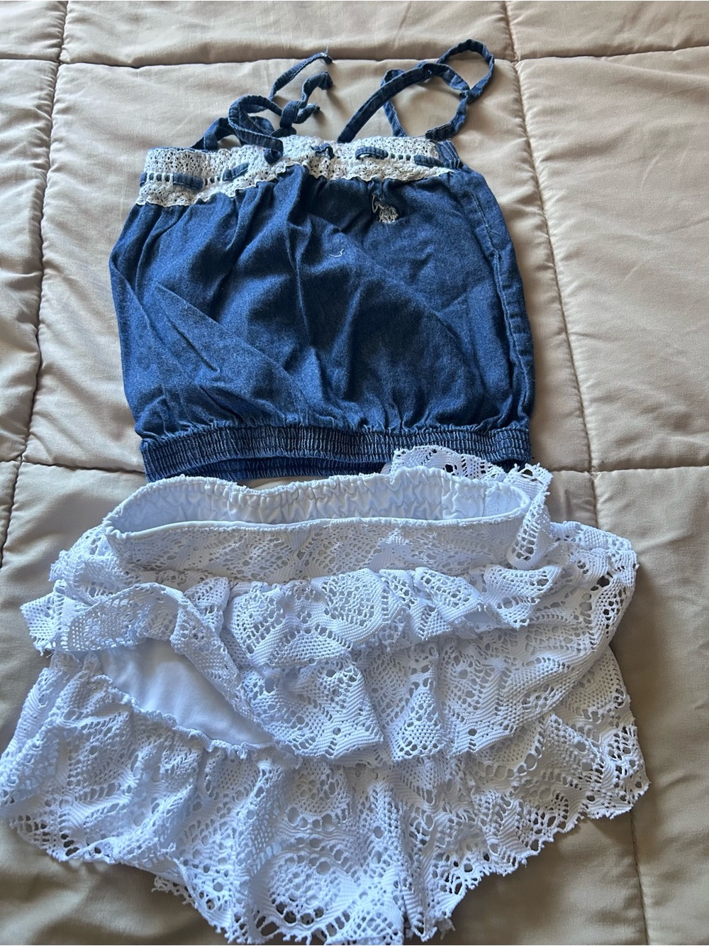 Size5/6 girls Polo set. Blue Denim Top and White Lace Bloomer shorts Set